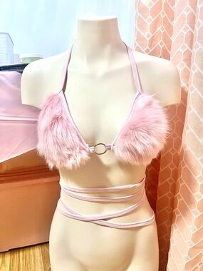 Fluffy Pink Faux Fur Bralette – Y2K Aesthetic, Festival Top, Soft Girl Vibes 💕